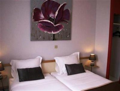 фото отеля Hotel Baryton Saint-Marcel