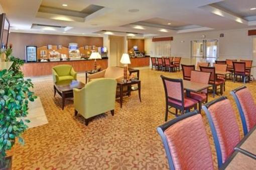 фото отеля Holiday Inn Express Hotel & Suites Porterville