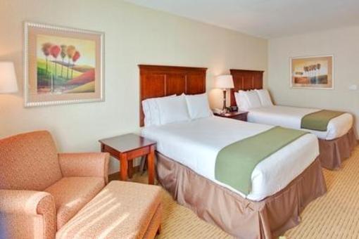 фото отеля Holiday Inn Express Hotel & Suites Porterville