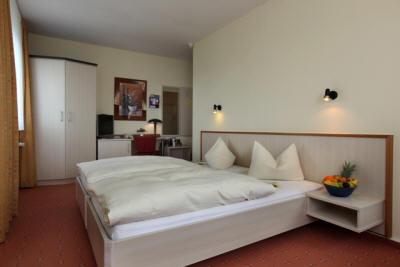 фото отеля Parkhotel Neubrandenburg