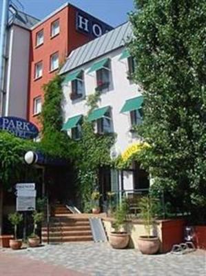 фото отеля Parkhotel Neubrandenburg