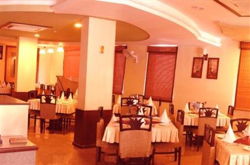 фото отеля Royal Empire Hotel Jaipur