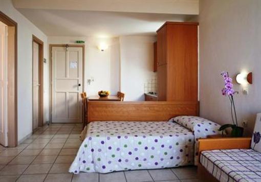 фото отеля Marinos Apartments