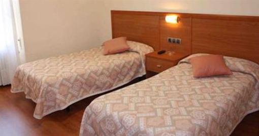 фото отеля Hostal-Restaurante Irunako