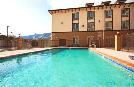 фото отеля Holiday Inn Express Hotel & Suites Frazier Park