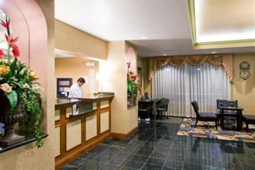 фото отеля Holiday Inn Express Wesley Chapel