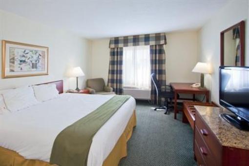 фото отеля Holiday Inn Express Wesley Chapel