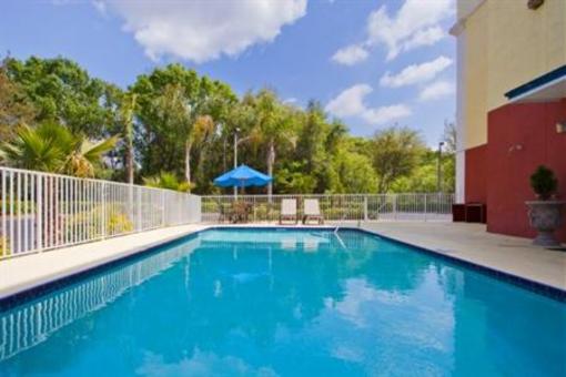 фото отеля Holiday Inn Express Wesley Chapel