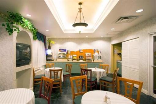 фото отеля Holiday Inn Express Wesley Chapel