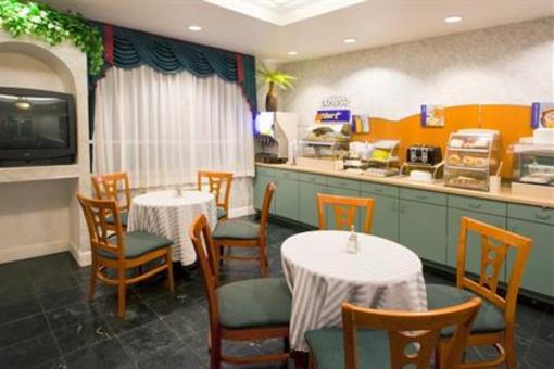 фото отеля Holiday Inn Express Wesley Chapel