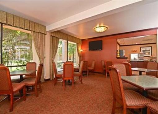 фото отеля Quality Inn Chapel Hill