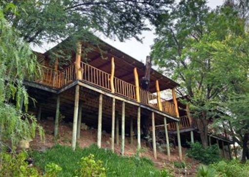 фото отеля Riverside Lodge
