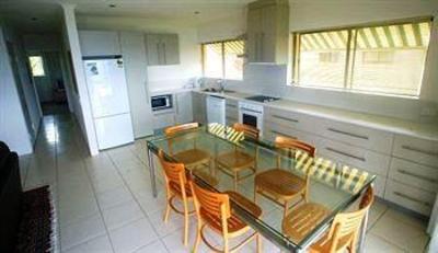 фото отеля Sunseeker Lodge Noosa