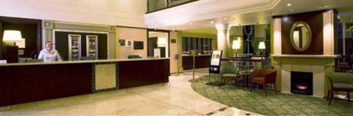 фото отеля StayEasy Century City