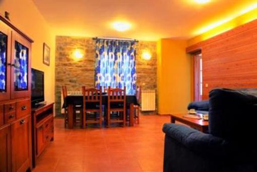 фото отеля Apartamentos Casas Pirineo