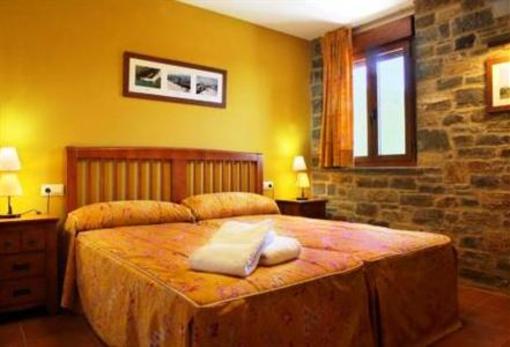 фото отеля Apartamentos Casas Pirineo