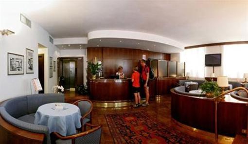 фото отеля Hotel Centrale Torbole