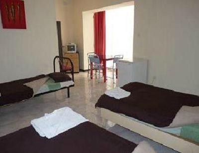 фото отеля Highlander Guest House