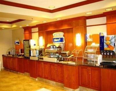 фото отеля Holiday Inn Express Hotel & Suites Aberdeen (South Dakota)