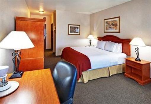 фото отеля Holiday Inn Express Hotel & Suites Aberdeen (South Dakota)