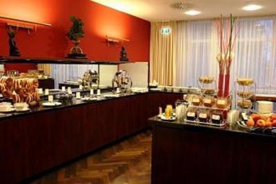фото отеля Vier Jahreszeiten Starnberg