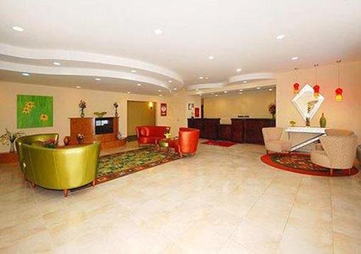 фото отеля Quality Suites Stratford