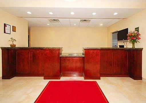 фото отеля Quality Suites Stratford