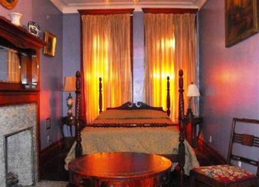 фото отеля Tony’s Place Bed & Breakfast New York City
