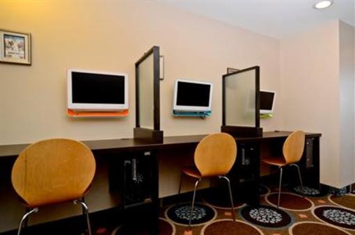 фото отеля BEST WESTERN PLUS Chocolate Lake Hotel