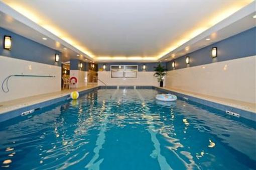 фото отеля BEST WESTERN PLUS Chocolate Lake Hotel