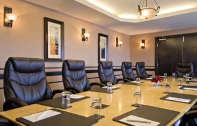фото отеля BEST WESTERN PLUS Chocolate Lake Hotel