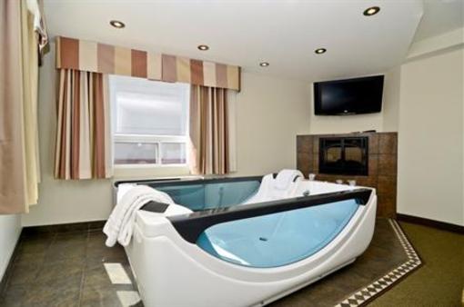 фото отеля BEST WESTERN PLUS Chocolate Lake Hotel
