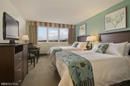 фото отеля BEST WESTERN PLUS Chocolate Lake Hotel