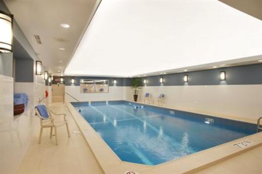фото отеля BEST WESTERN PLUS Chocolate Lake Hotel