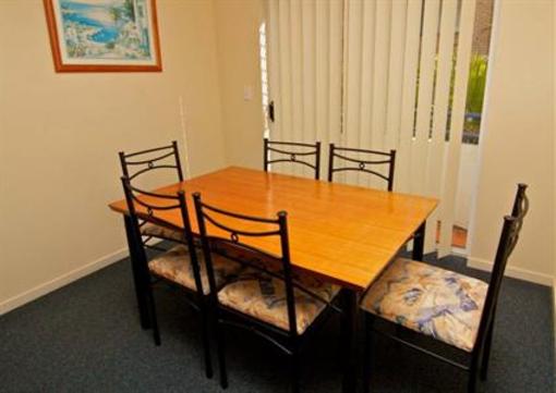фото отеля Blue Water Bay Apartments Gold Coast