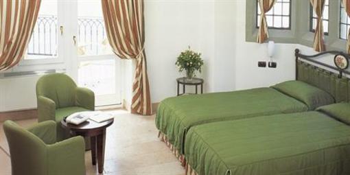 фото отеля Hotel Du Lac Varenna