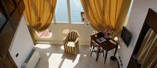 фото отеля Hotel Du Lac Varenna