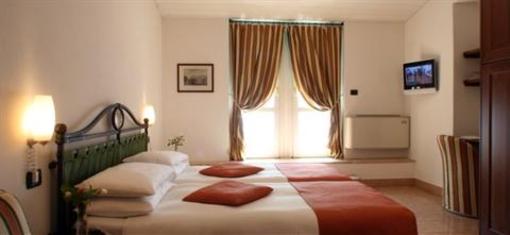 фото отеля Hotel Du Lac Varenna