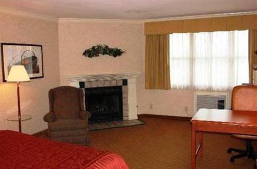 фото отеля Baymont Inn & Suites Camarillo