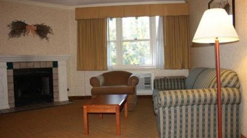 фото отеля Baymont Inn & Suites Camarillo