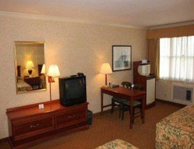 фото отеля Baymont Inn & Suites Camarillo