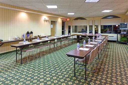фото отеля Holiday Inn Express North Huntingdon