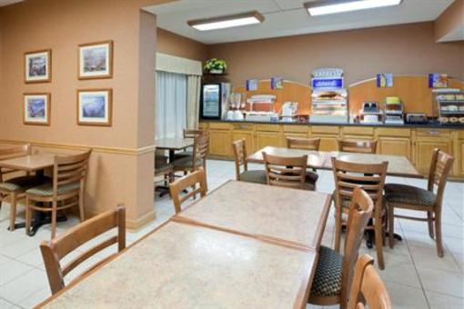 фото отеля Holiday Inn Express North Huntingdon