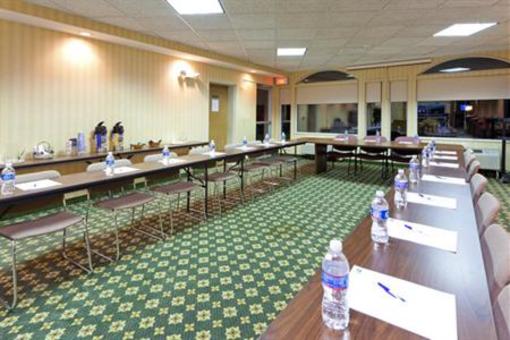 фото отеля Holiday Inn Express North Huntingdon