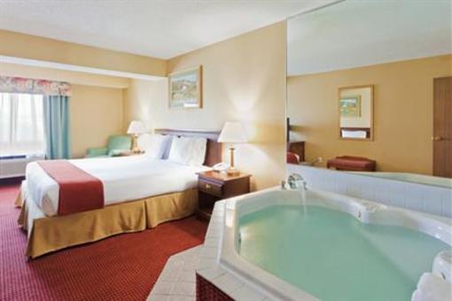 фото отеля Holiday Inn Express North Huntingdon