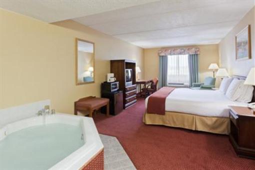 фото отеля Holiday Inn Express North Huntingdon