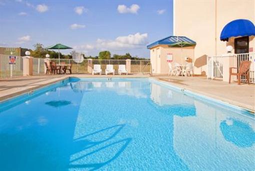 фото отеля Holiday Inn Express Hotel & Suites Ft. Payne