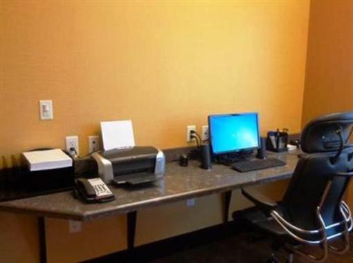 фото отеля Holiday Inn Express Hotel & Suites Prattville South