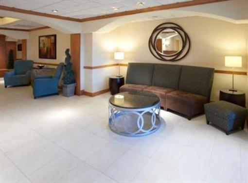 фото отеля Holiday Inn Express Hotel & Suites Woodbridge (Virginia)