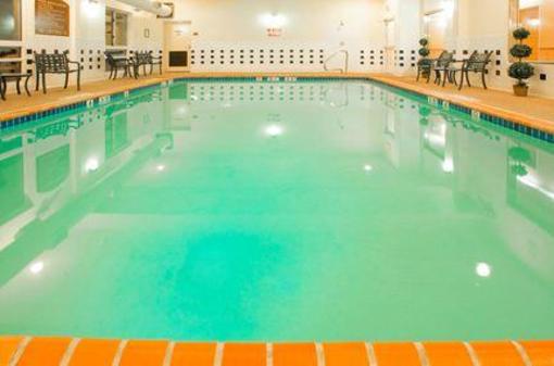 фото отеля Holiday Inn Express Hotel & Suites Woodbridge (Virginia)